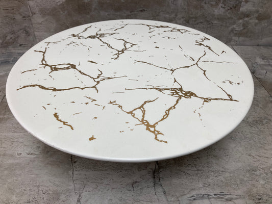 Cake stand with wooden base ceramic top marble pattern ,elegant and classy.