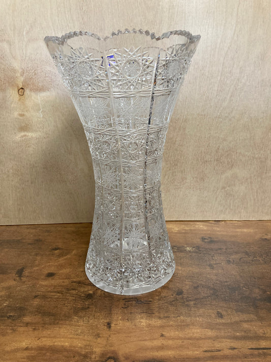 Bohemia Crystal hand cut 500 PK flower vase .Eternal elegance .home decor.