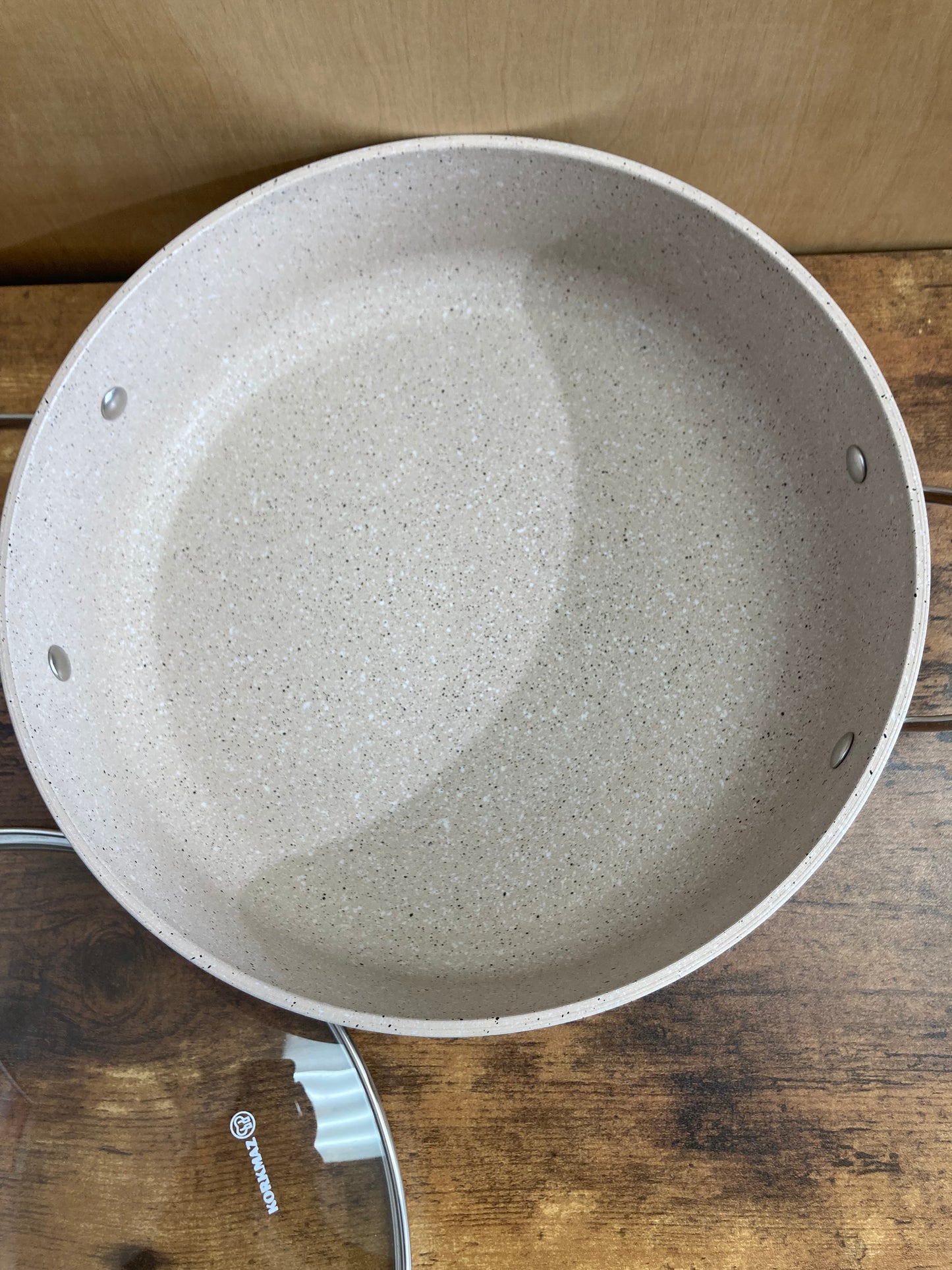 Cookware nonstock 12 inch low pot bottom induction pot granite pattern with glass cover.