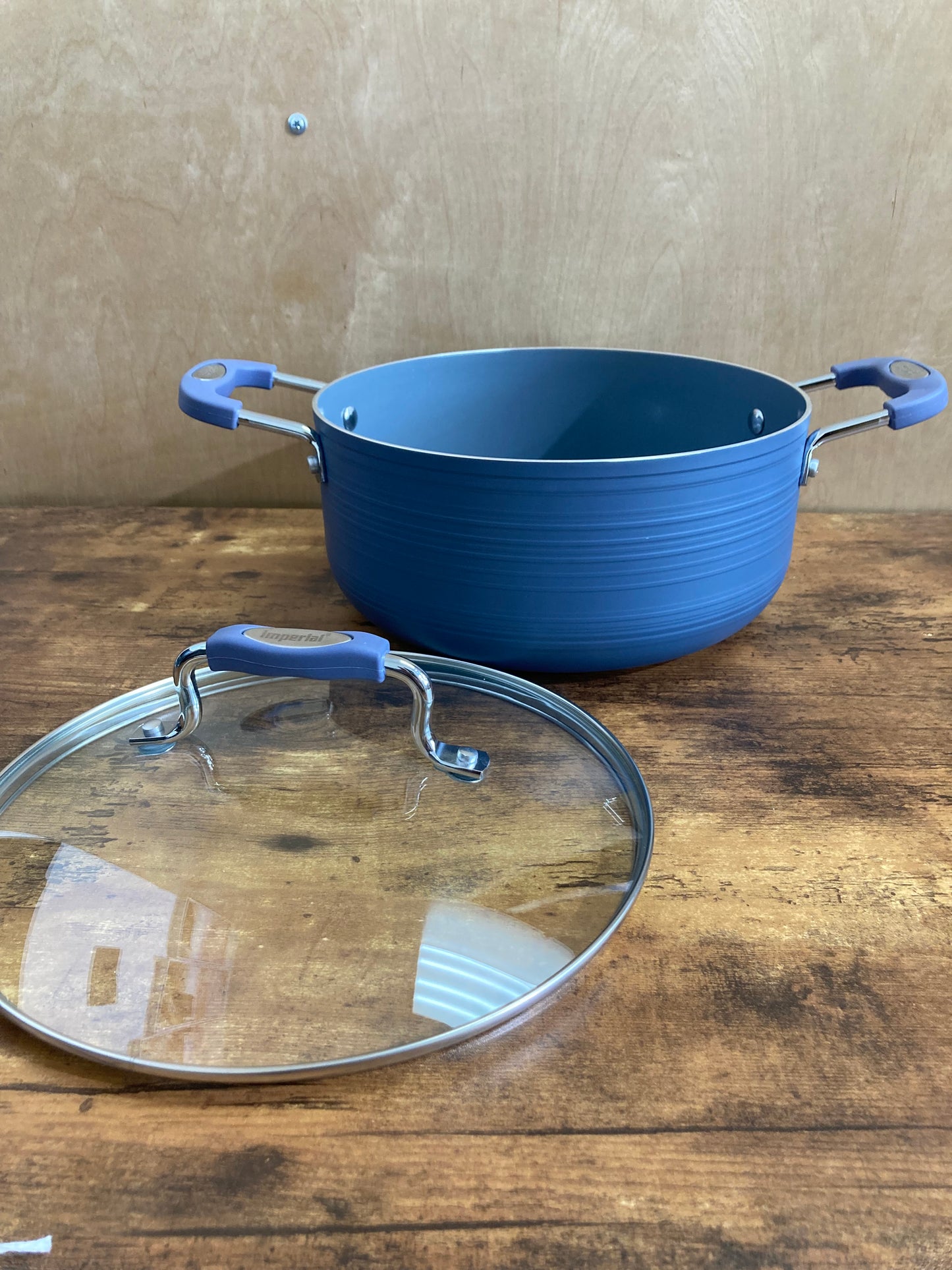 Cookware nonstock 5 QT bottom induction pot with glass cover. PFOA FREE ceramic coated.