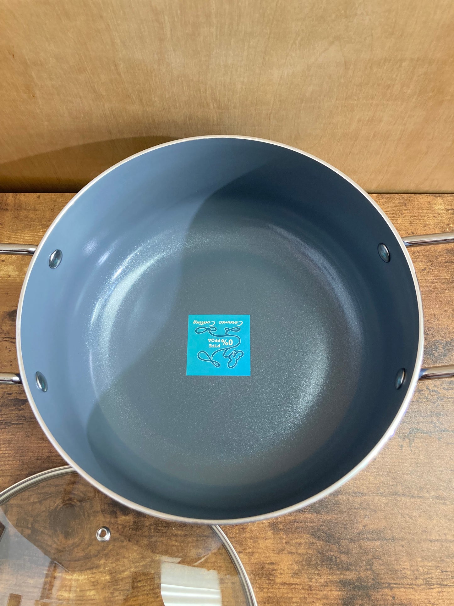 Cookware nonstock 5 QT bottom induction pot with glass cover. PFOA FREE ceramic coated.
