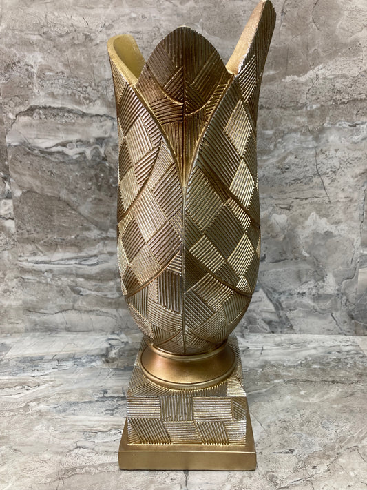 Flower Vase made of poly resin original shape and design . Home decor .Brown color.
