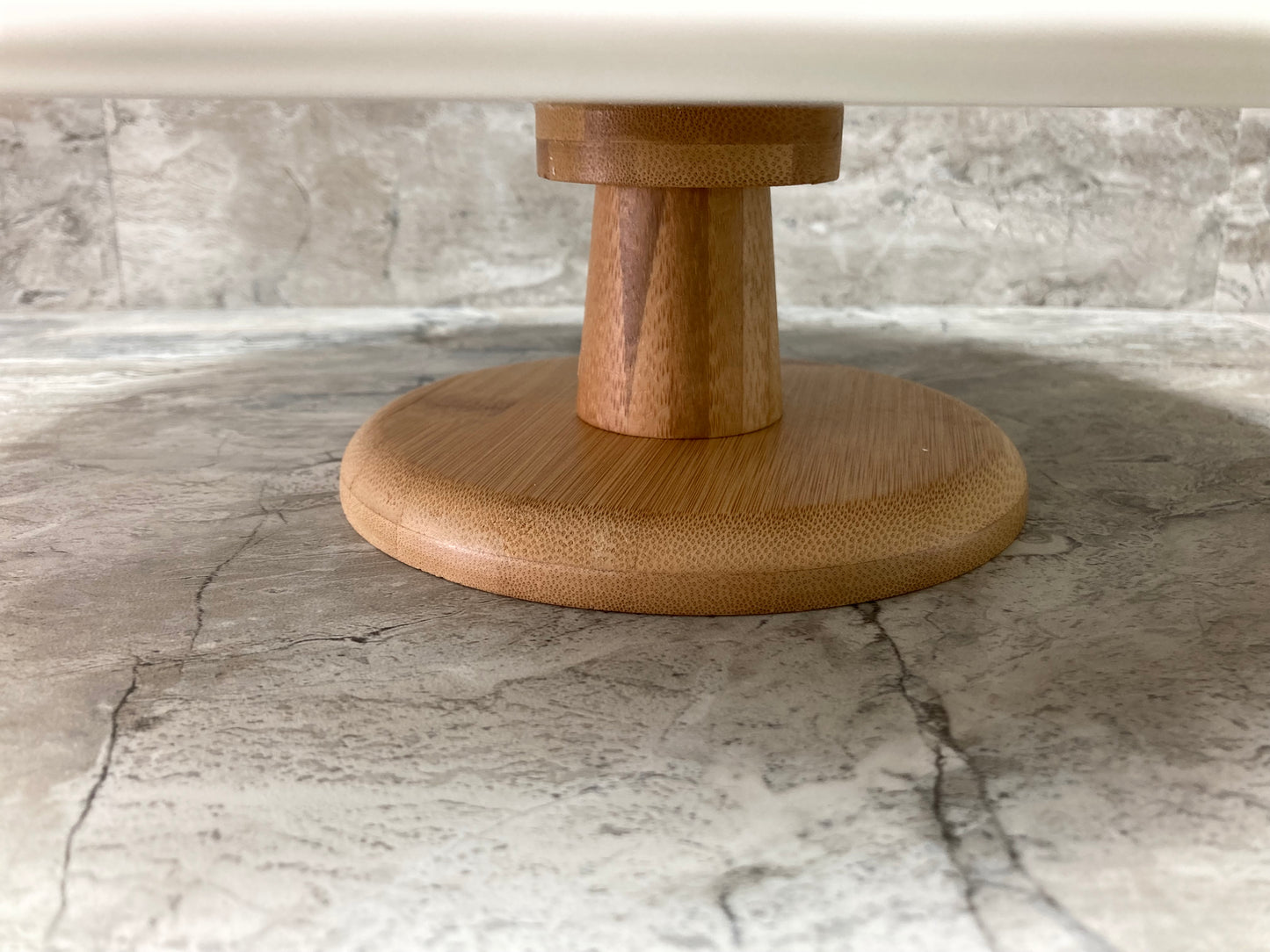 Cake stand with wooden base ceramic top marble pattern ,elegant and classy.