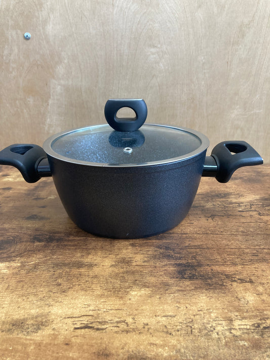Cookware nonstock 3 QT bottom induction pot with glass cover. marble pattern.