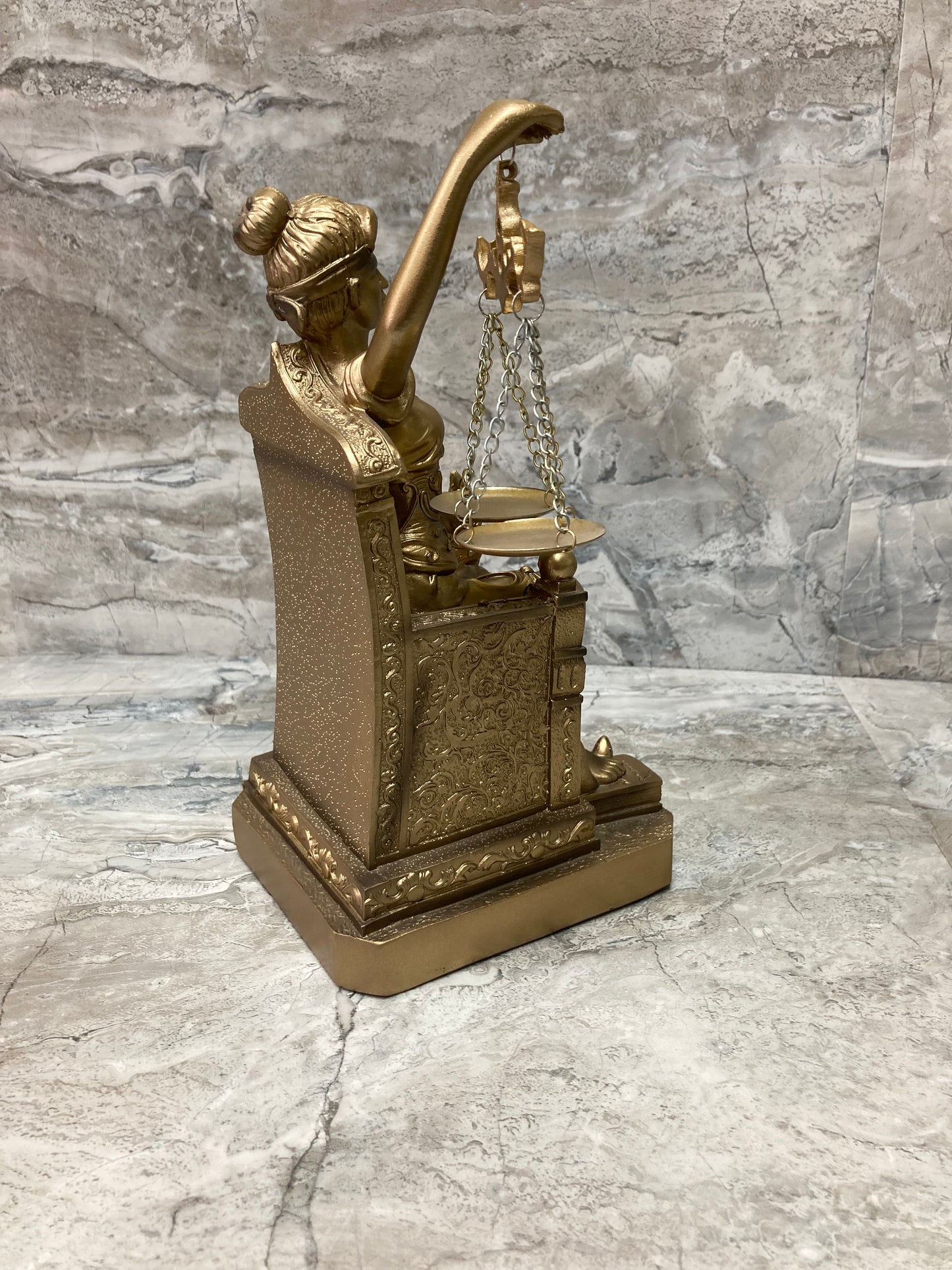Lady Justice figurine ,Statue home Decor Elegant Poly Resin