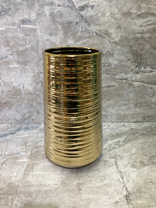 Ceramic Round Flower Vase with Combed Body Electroplated Gold Color.